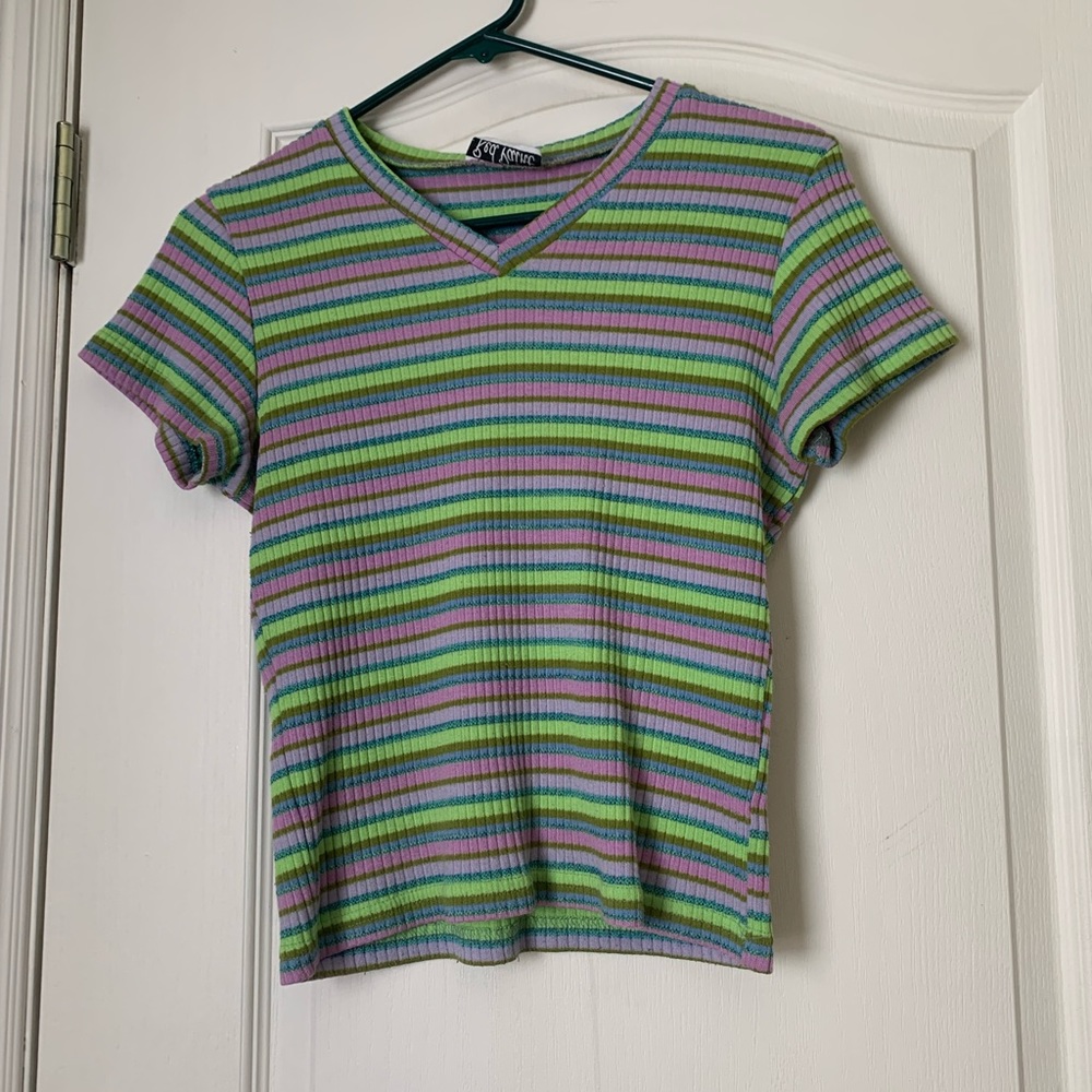This is a cotton multicolored v-neck t-shirt.